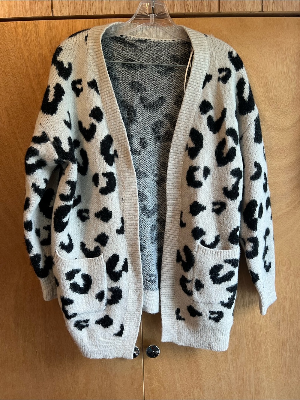 Cozy Leopard Print Open-Front Cardigan Sweater - Cream/Black